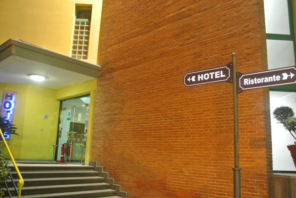 Hotel Stefano A Melito Melito di Napoli Buitenkant foto