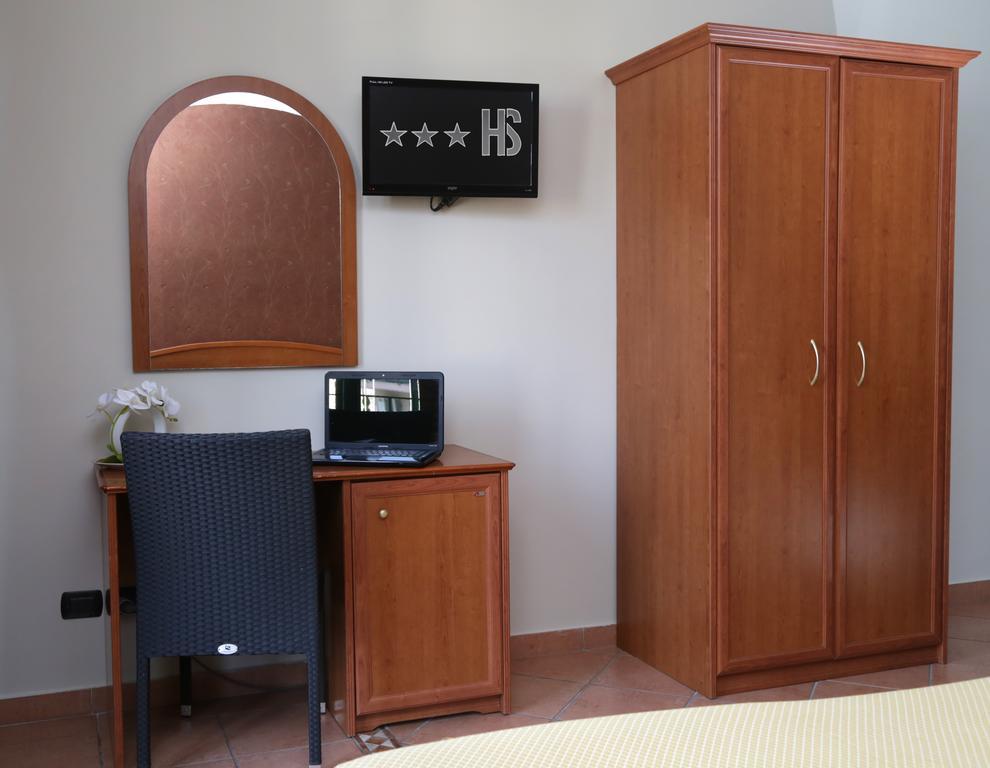 Hotel Stefano A Melito Melito di Napoli Buitenkant foto