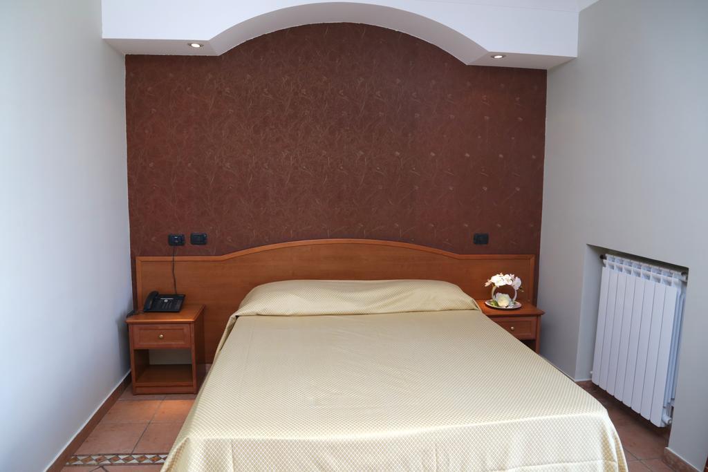 Hotel Stefano A Melito Melito di Napoli Buitenkant foto