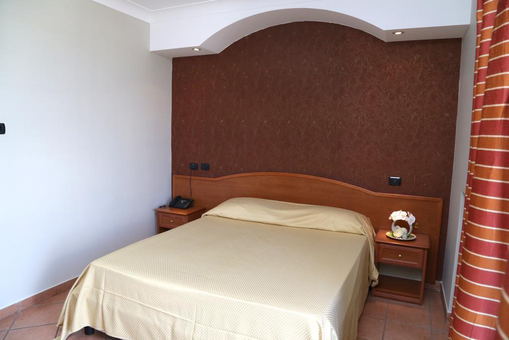 Hotel Stefano A Melito Melito di Napoli Buitenkant foto