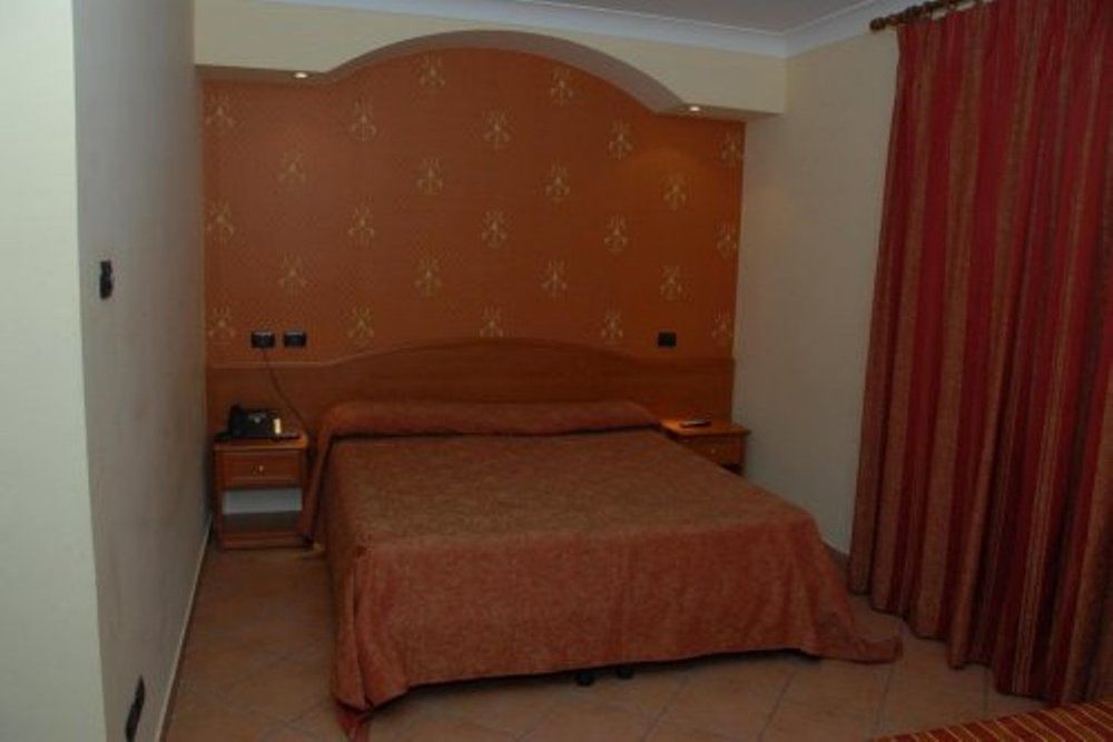Hotel Stefano A Melito Melito di Napoli Buitenkant foto