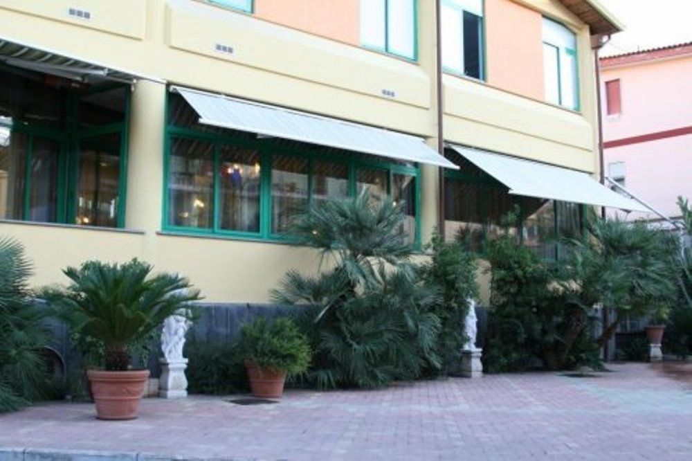 Hotel Stefano A Melito Melito di Napoli Buitenkant foto