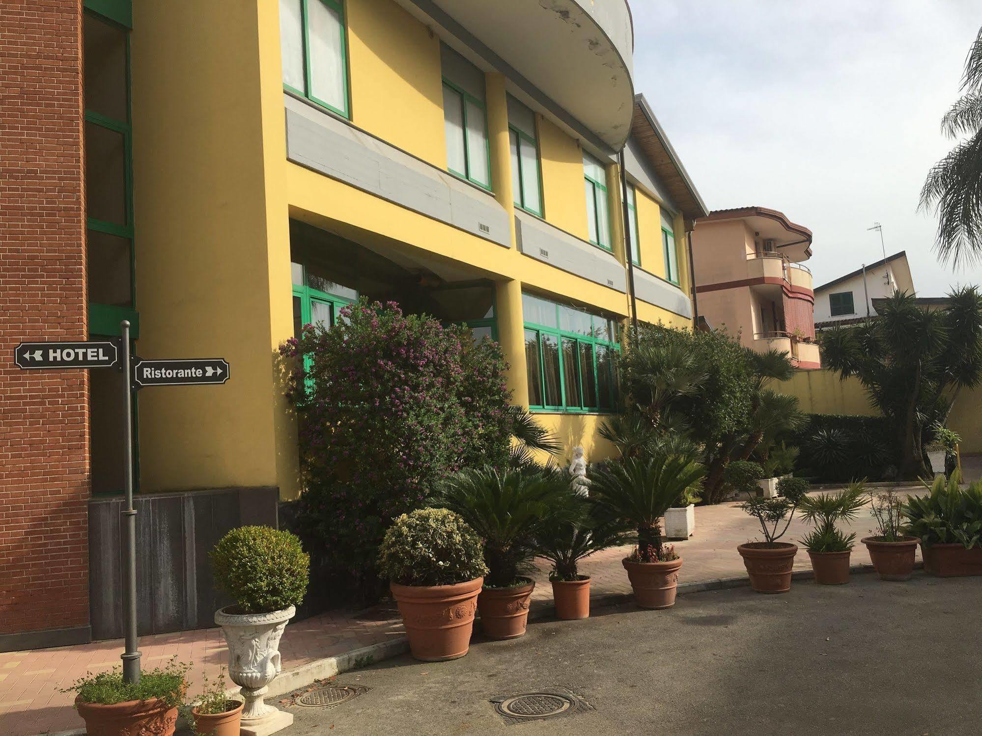 Hotel Stefano A Melito Melito di Napoli Buitenkant foto