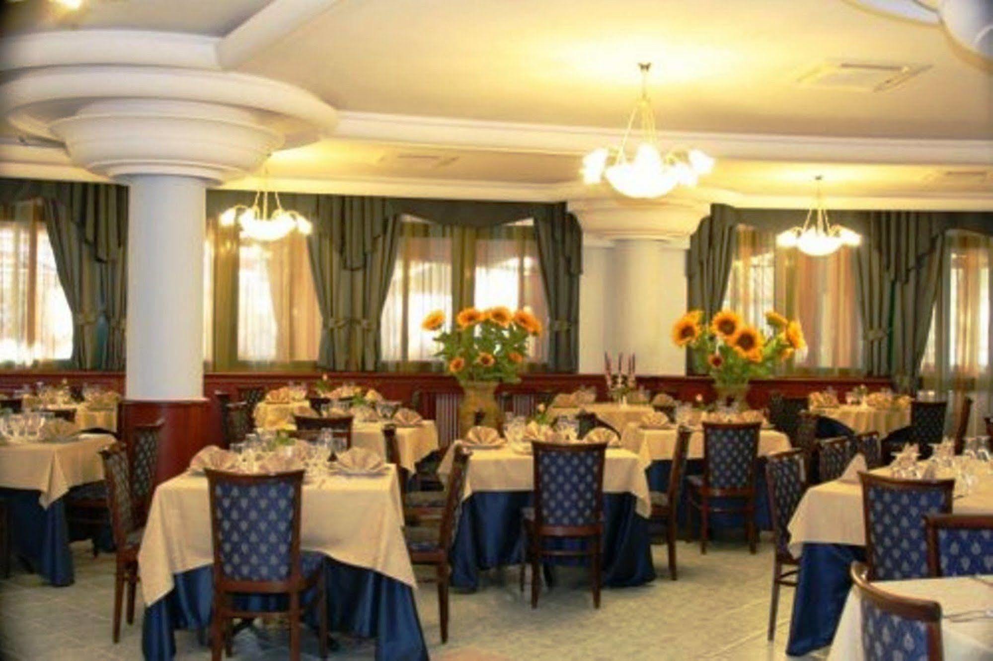 Hotel Stefano A Melito Melito di Napoli Buitenkant foto