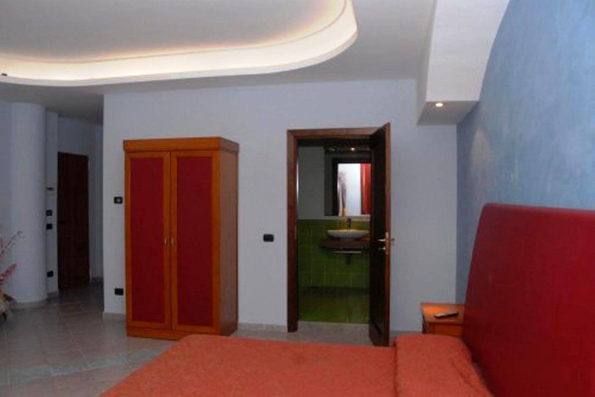 Hotel Stefano A Melito Melito di Napoli Buitenkant foto